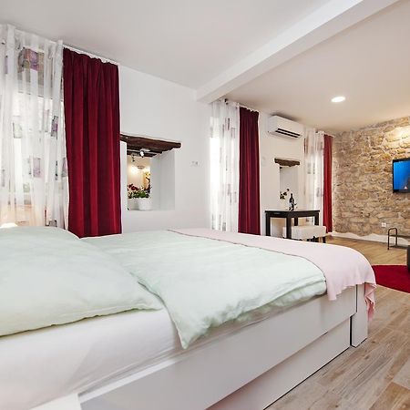 La Svalba Rooms & Studios Ровинь Экстерьер фото