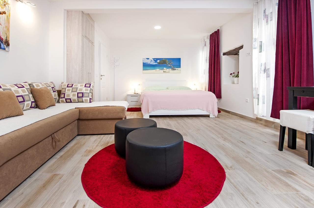 La Svalba Rooms & Studios Ровинь Экстерьер фото